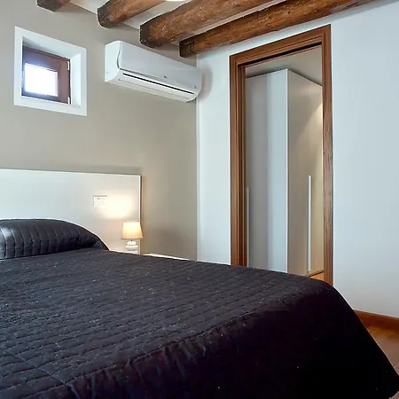 Good Wine البندقية