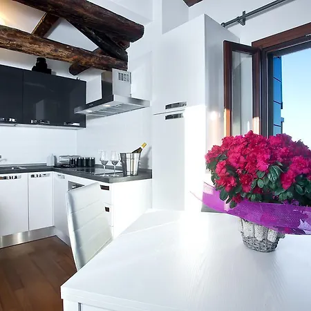 아파트 굿 와인 아파트먼츠 *