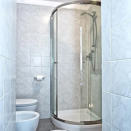 아파트 굿 와인 아파트먼츠 *