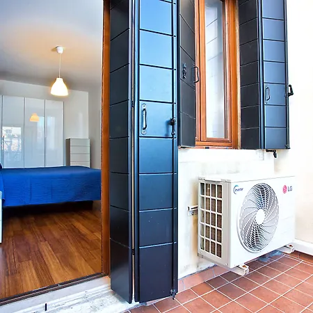 굿 와인 아파트먼츠 *