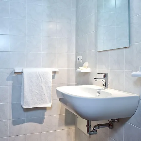 아파트 굿 와인 아파트먼츠 *