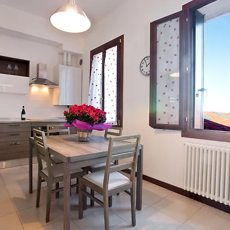 굿 와인 아파트먼츠 아파트 *