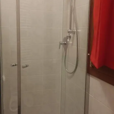 굿 와인 아파트먼츠 아파트