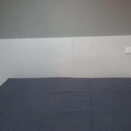 굿 와인 아파트먼츠 *