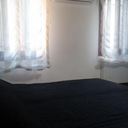 아파트 굿 와인 아파트먼츠 *